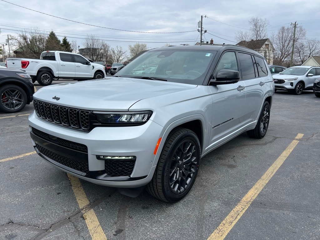 2025 Jeep Grand Cherokee L Summit Reserve's photo