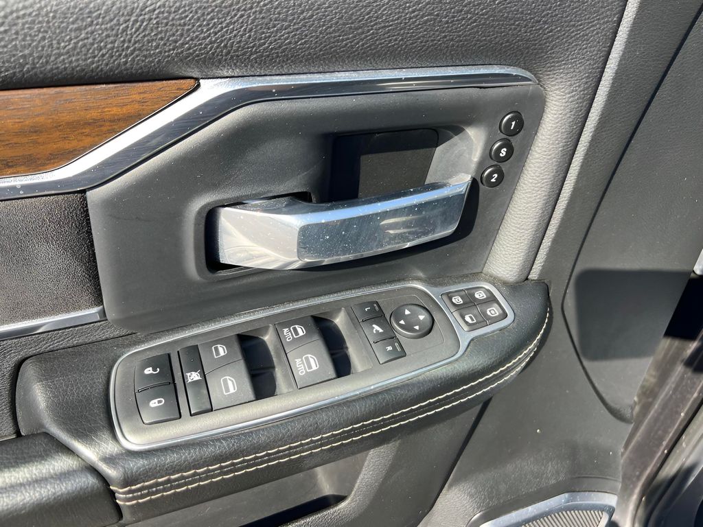 2024 RAM Ram 3500 Pickup Laramie - Photo 23