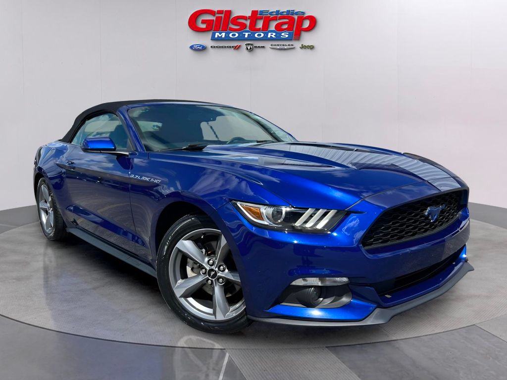 2016 Ford Mustang V6 Convertible's photo