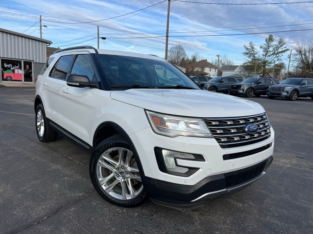 2017 Ford Explorer XLT's photo