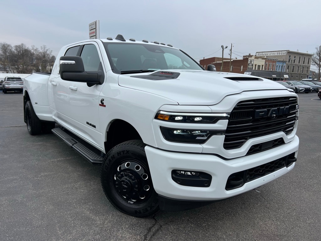 2025 RAM Ram 3500 Pickup Laramie's photo