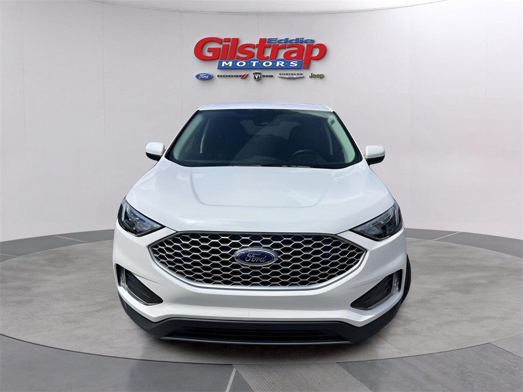 2024 Ford Edge SEL photo 2
