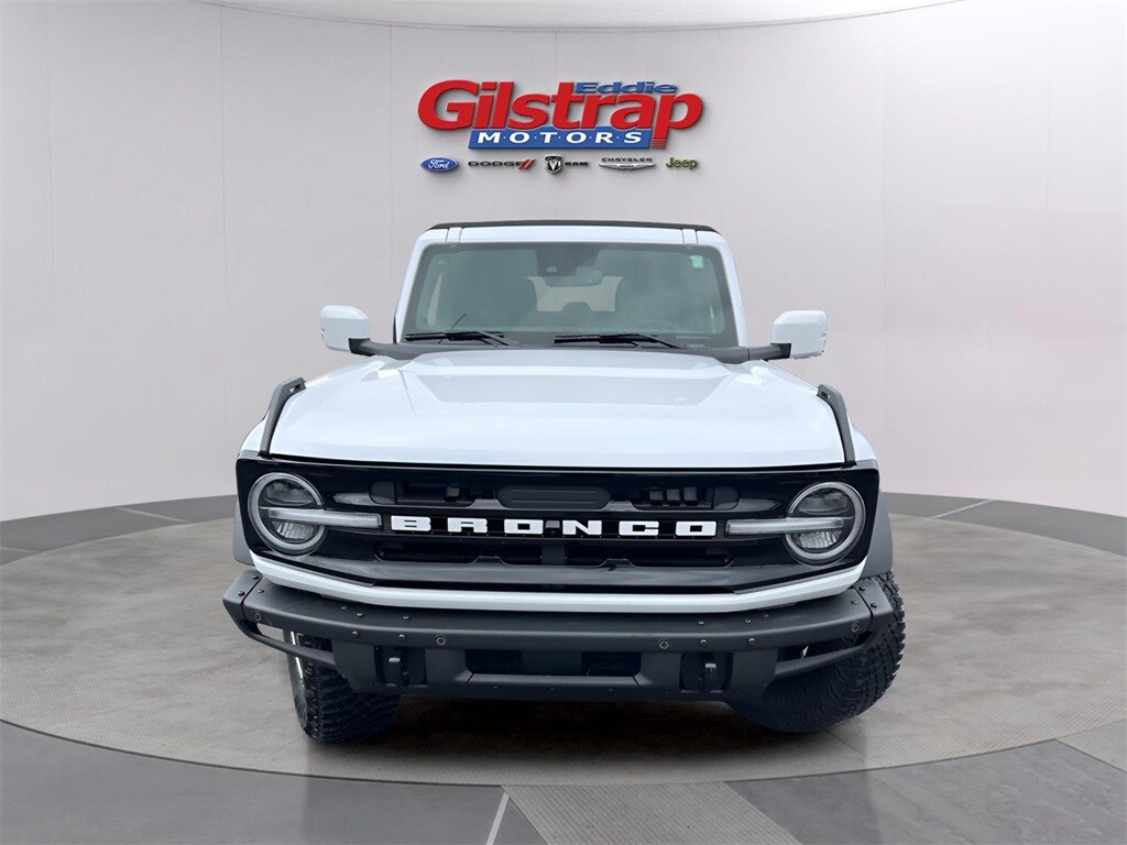 2022 Ford Bronco Outer Banks photo 2