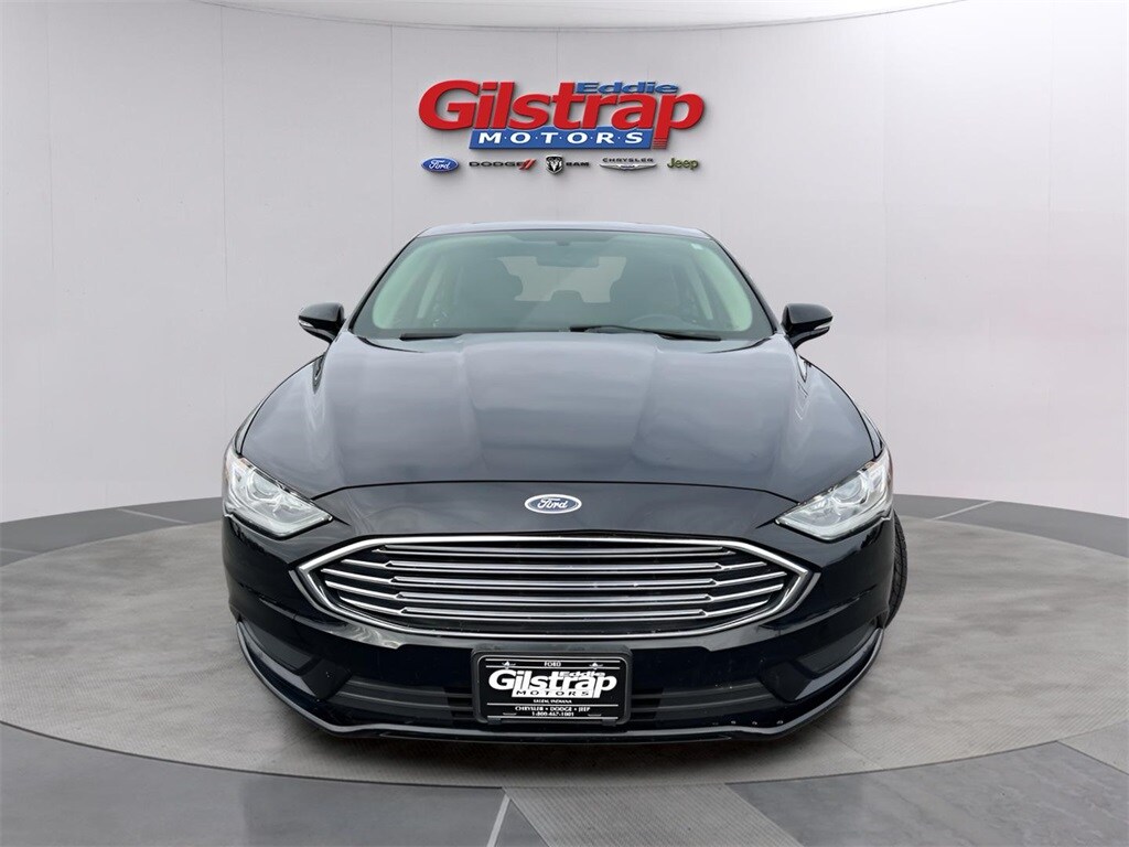 Used 2017 Ford Fusion SE Sedan