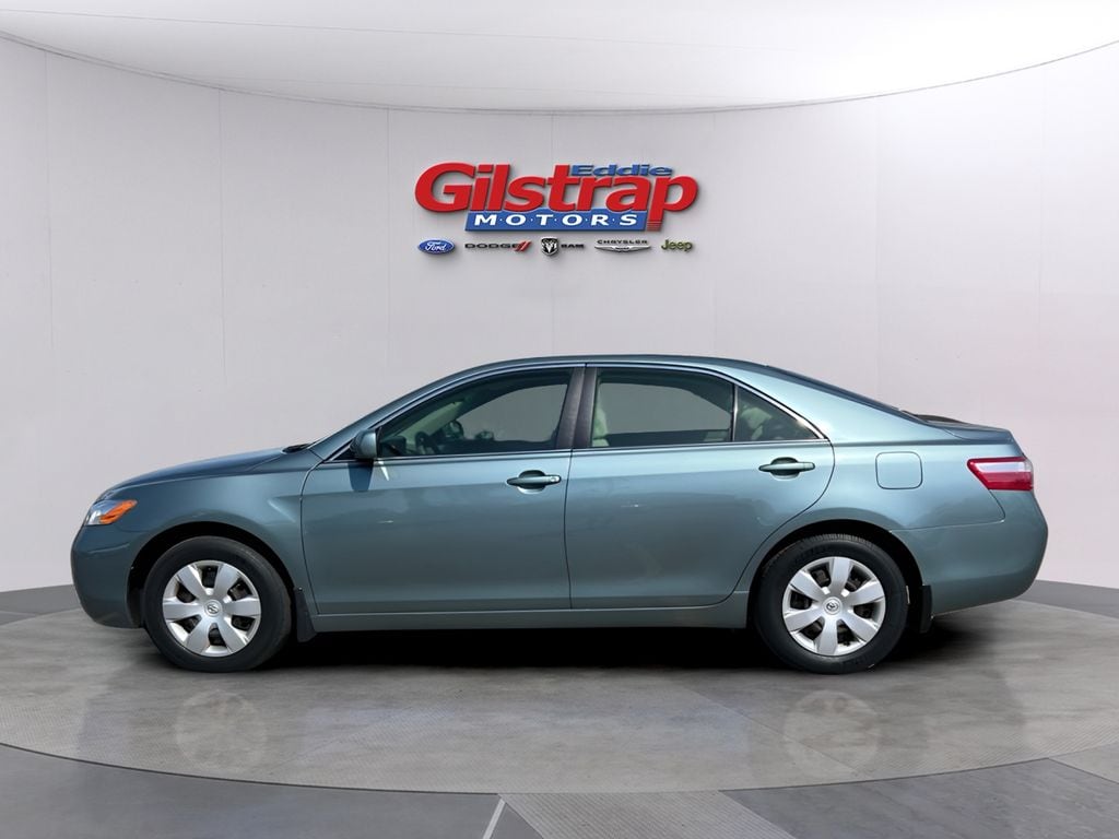 Used 2009 Toyota Camry SE Sedan