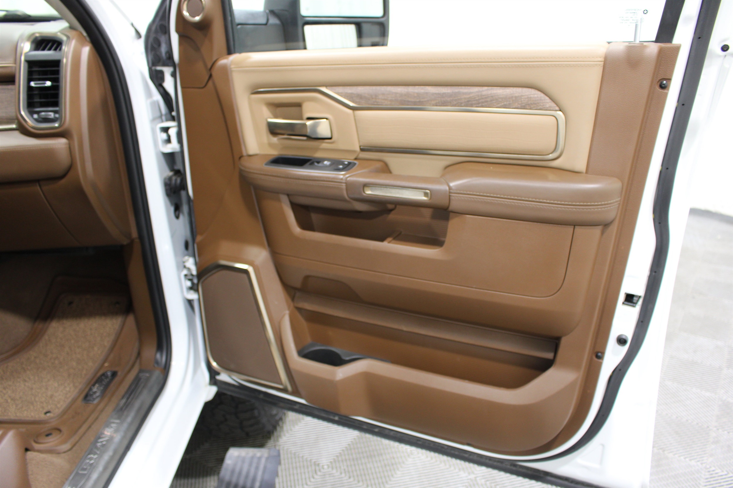 2024 RAM Ram 2500 Pickup Laramie Longhorn - Photo 29