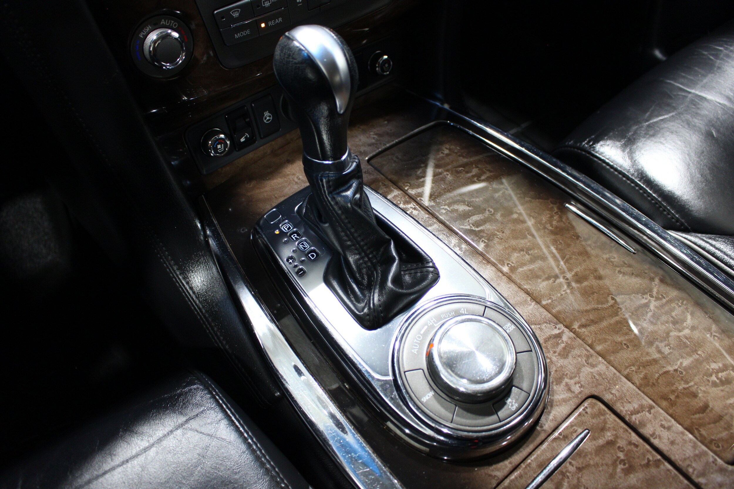 2011 INFINITI QX 56 - Photo 20