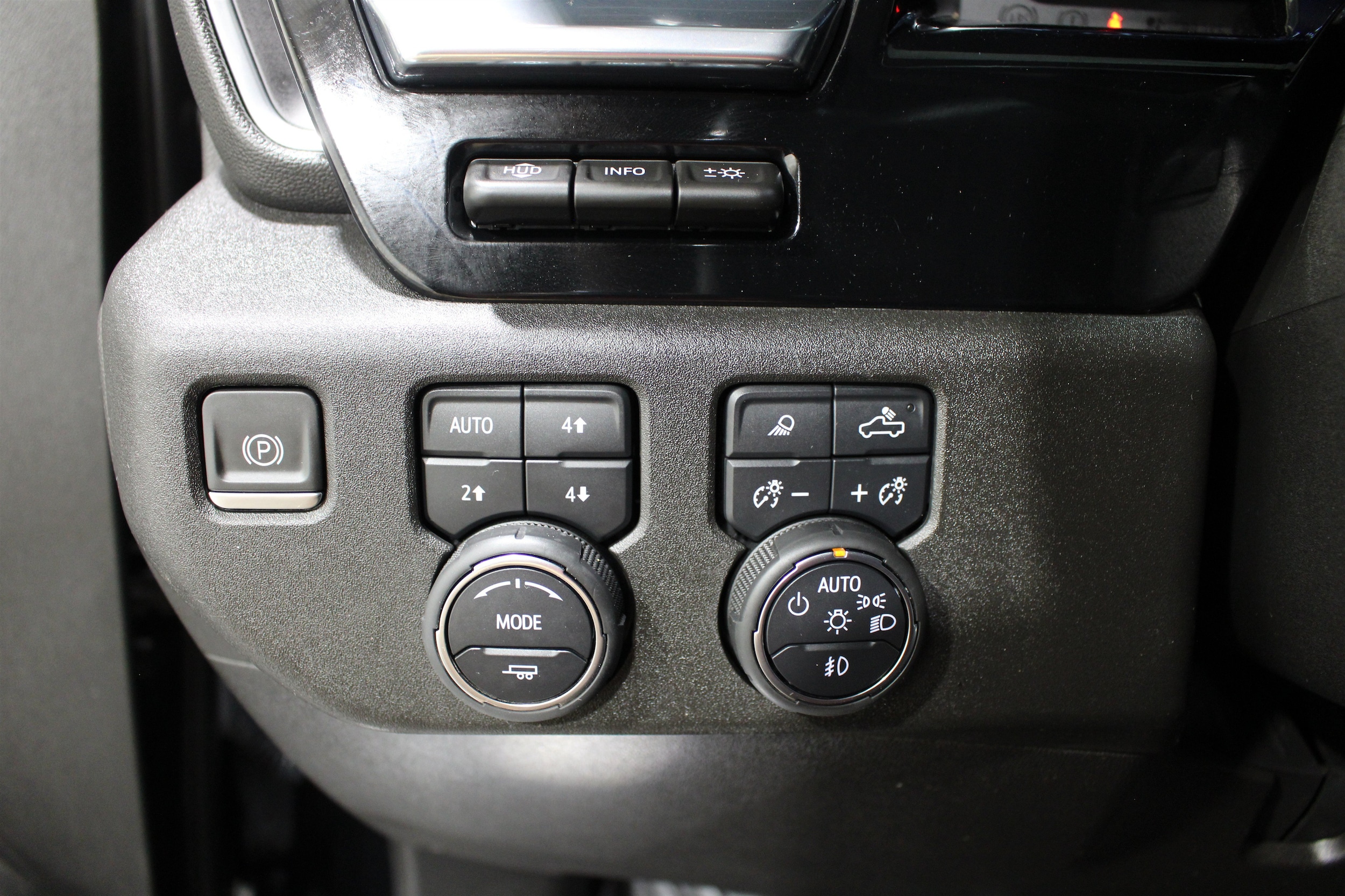 2024 Chevrolet Silverado 2500HD LTZ - Photo 9