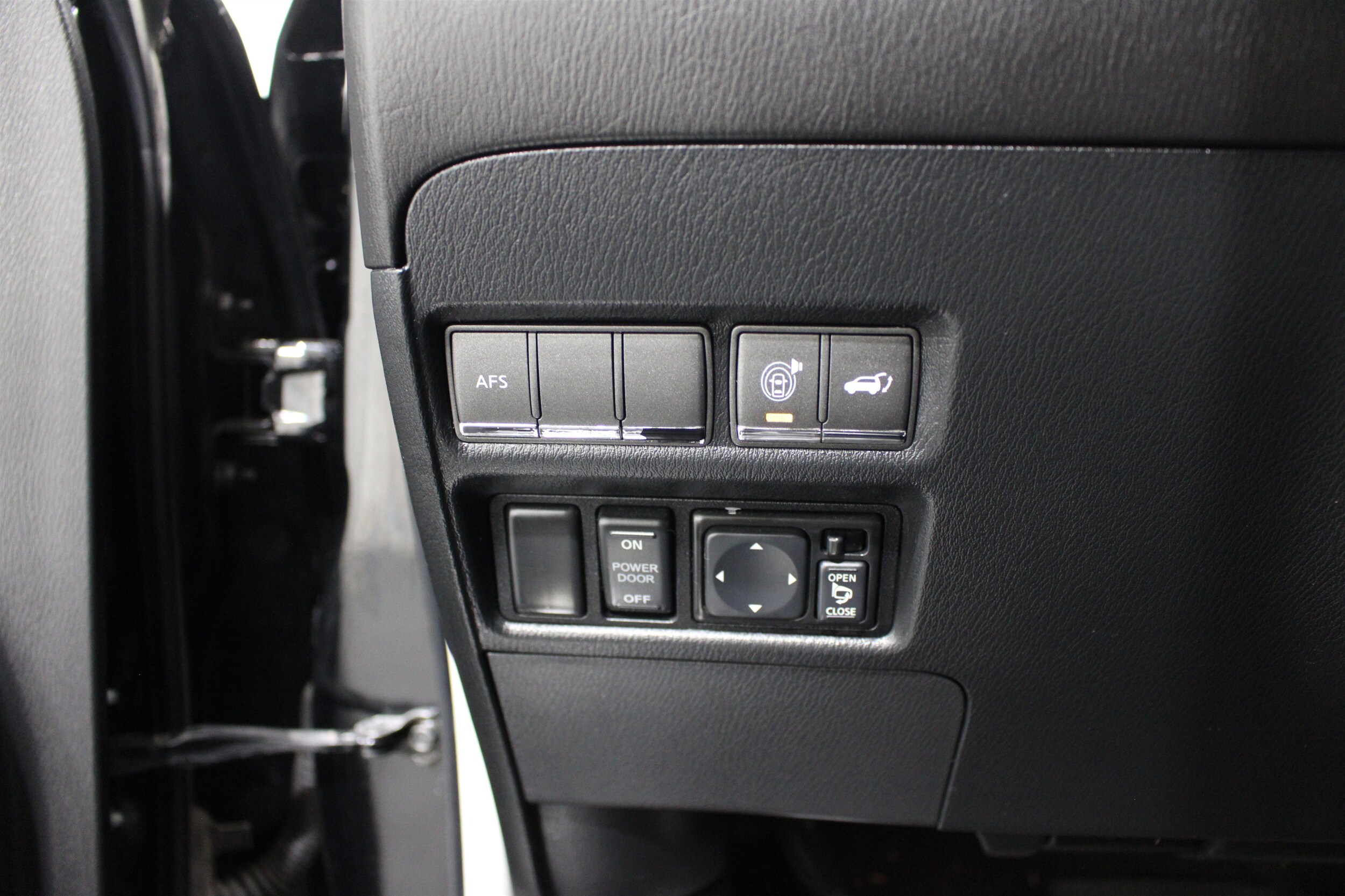 2011 INFINITI QX 56 - Photo 9