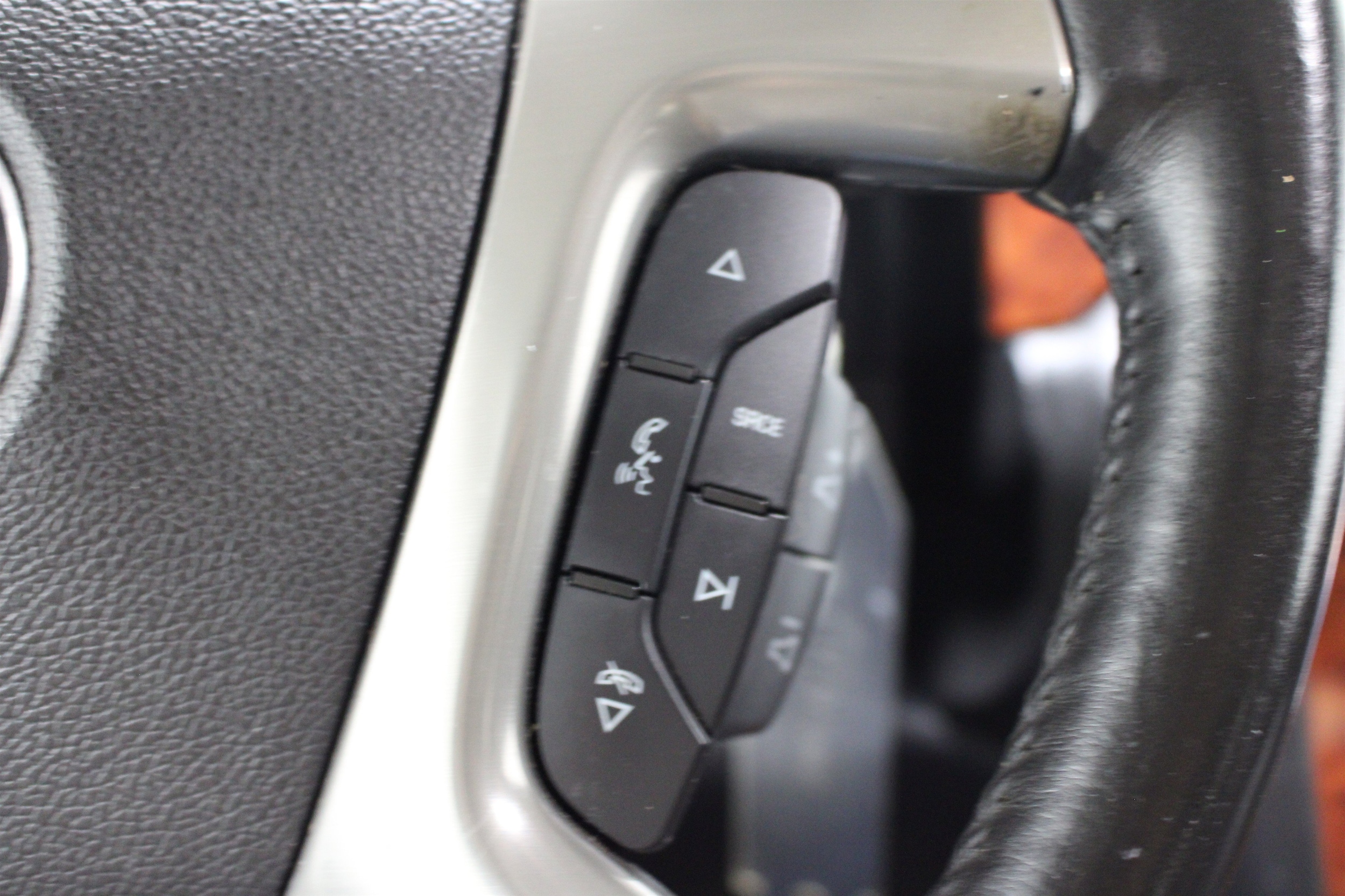 2013 Chevrolet Avalanche LTZ - Photo 12
