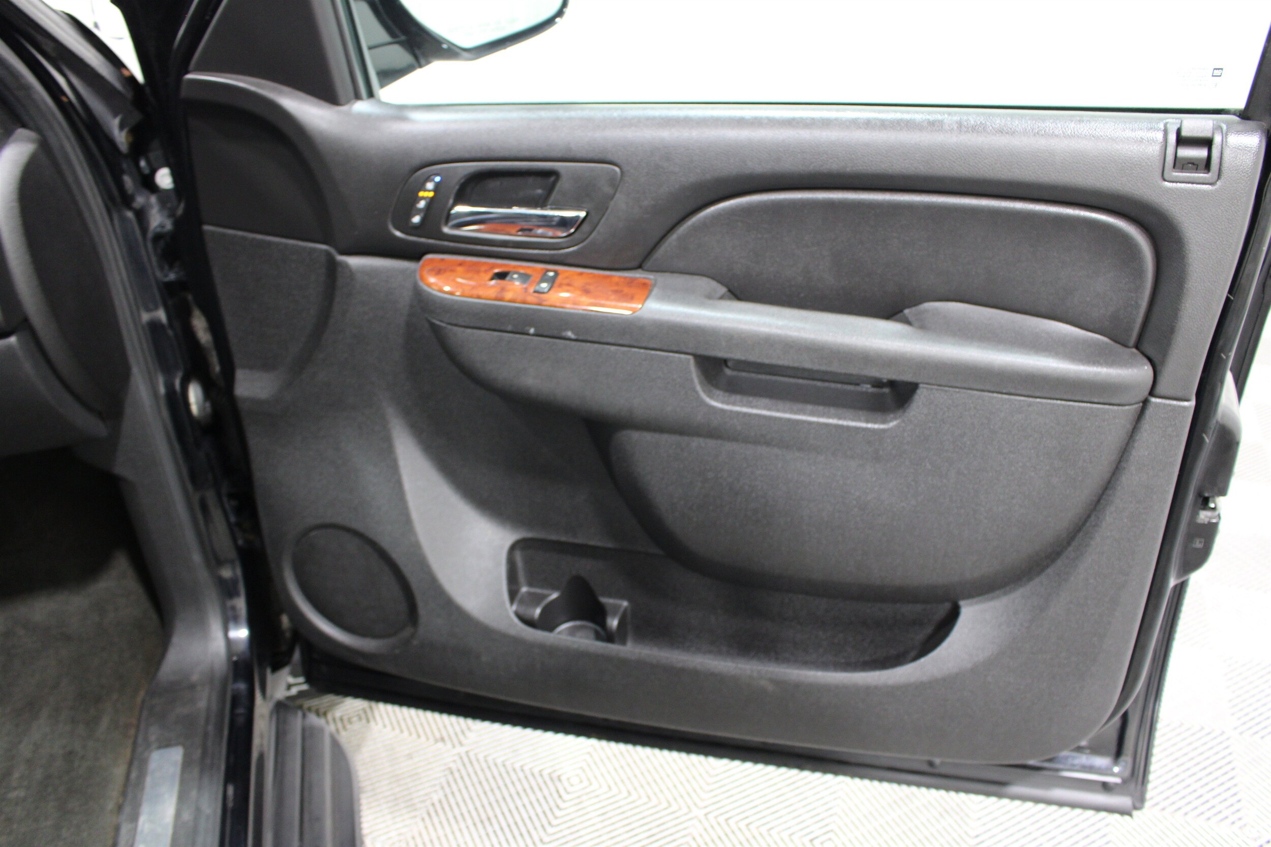 2013 Chevrolet Avalanche LTZ - Photo 25