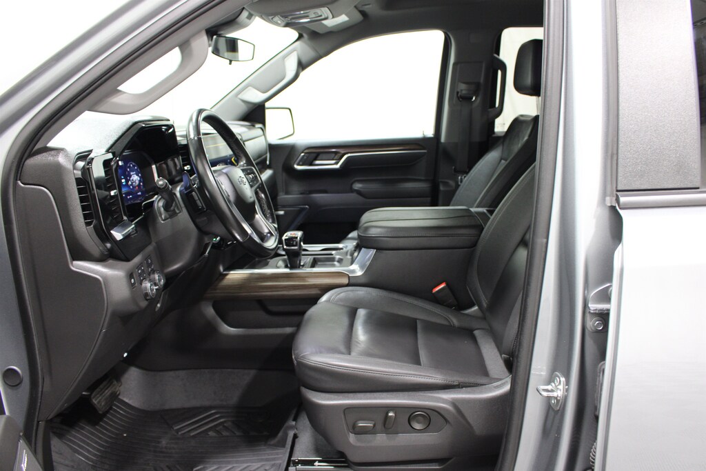 Used 2025 Chevrolet Silverado 1500 LT Trail Boss Truck Crew Cab
