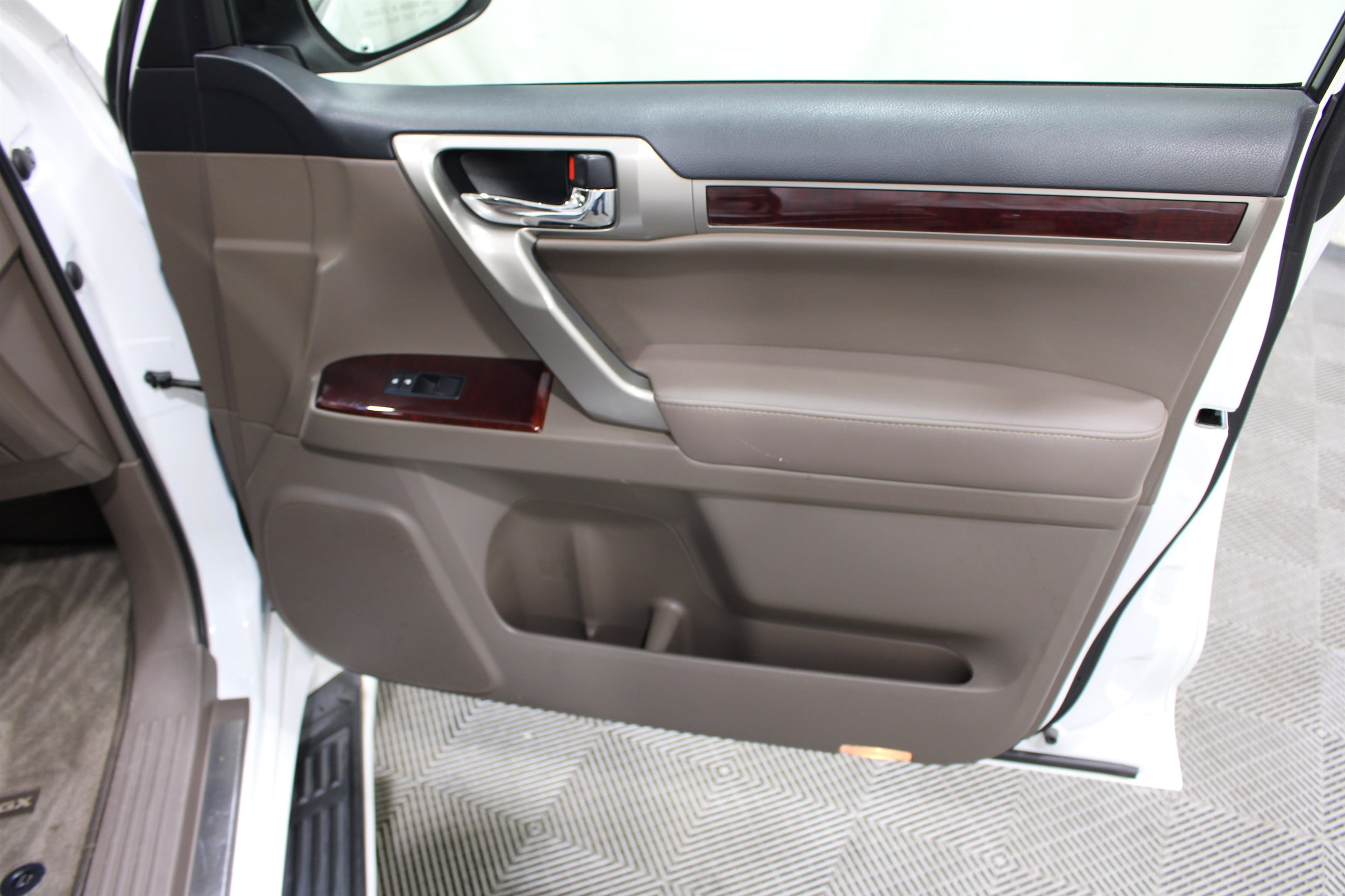 2016 Lexus GX Luxury - Photo 30