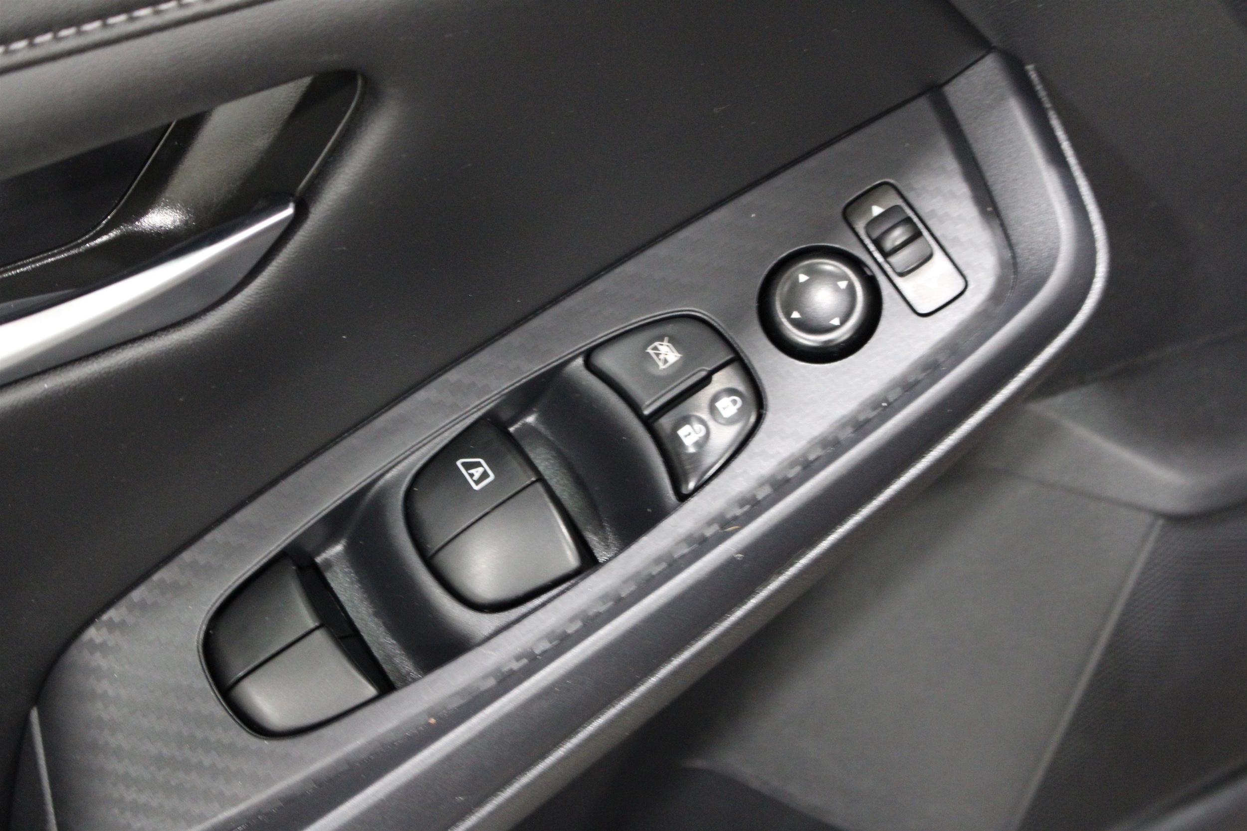 2023 Nissan Sentra SV - Photo 7
