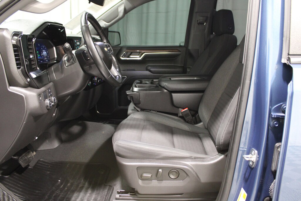 Used 2024 Chevrolet Silverado 1500 LT w/1LT Truck Crew Cab