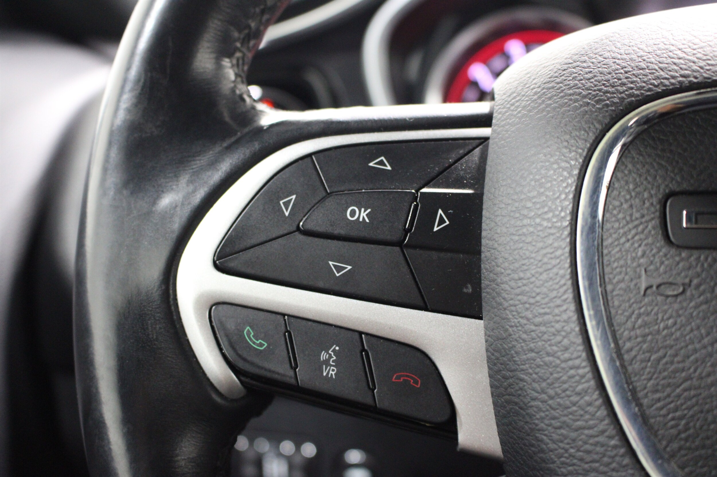 2015 Dodge Challenger R/T - Photo 11
