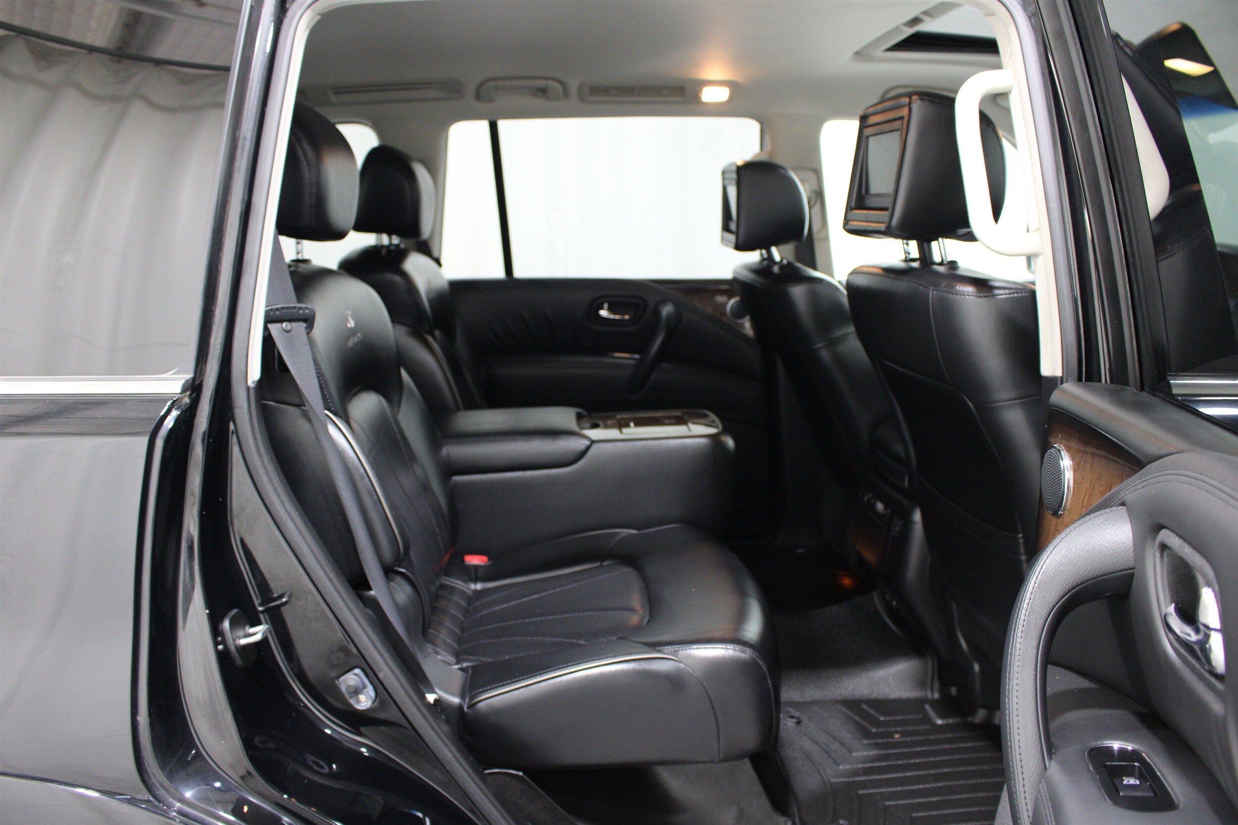 2011 INFINITI QX 56 - Photo 29