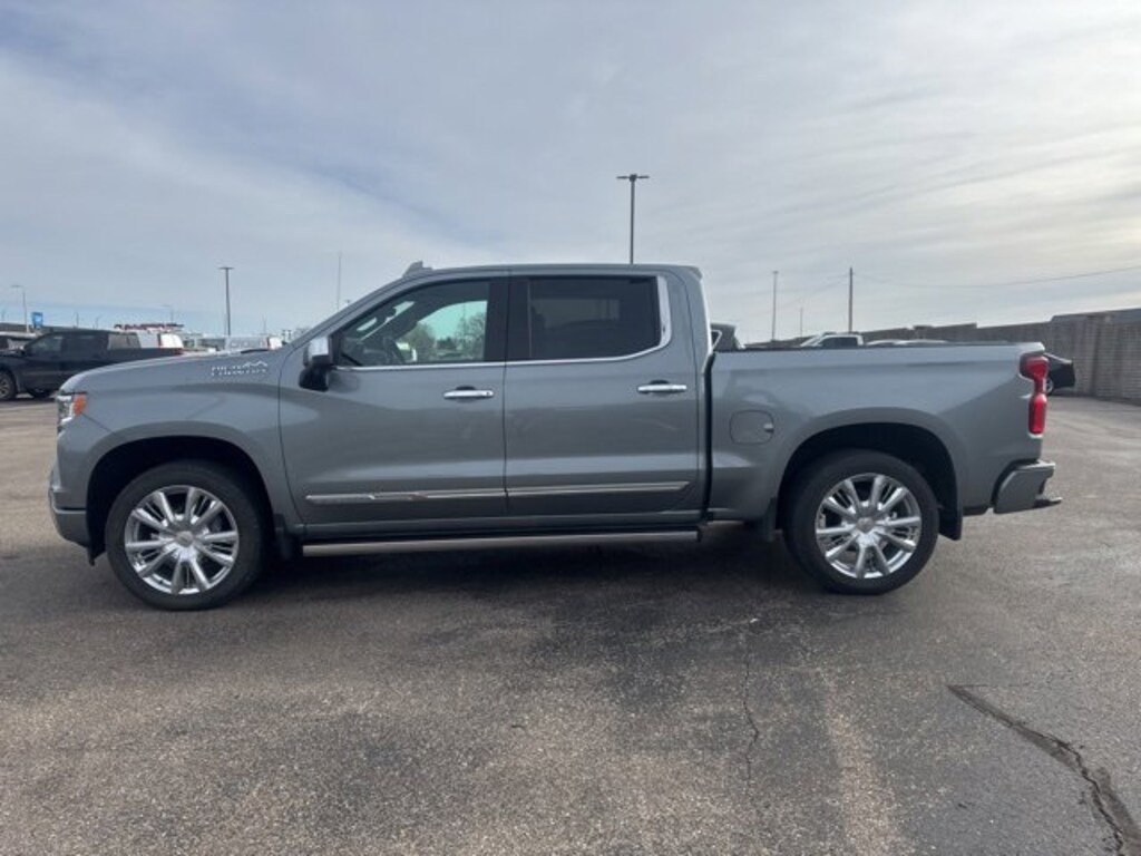 Used 2025 Chevrolet Silverado 1500 High Country Truck Crew Cab