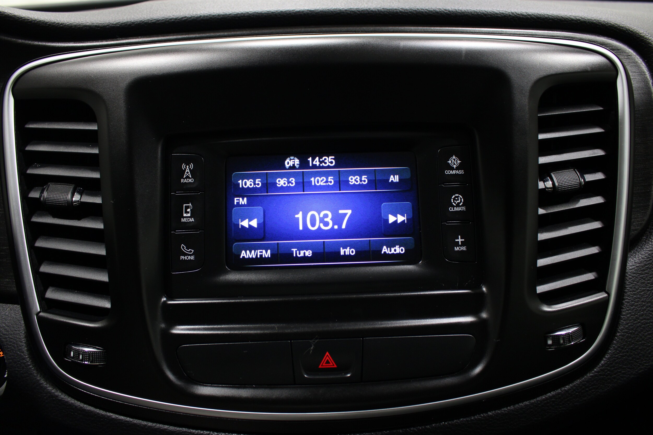 2015 Chrysler 200 Limited - Photo 14