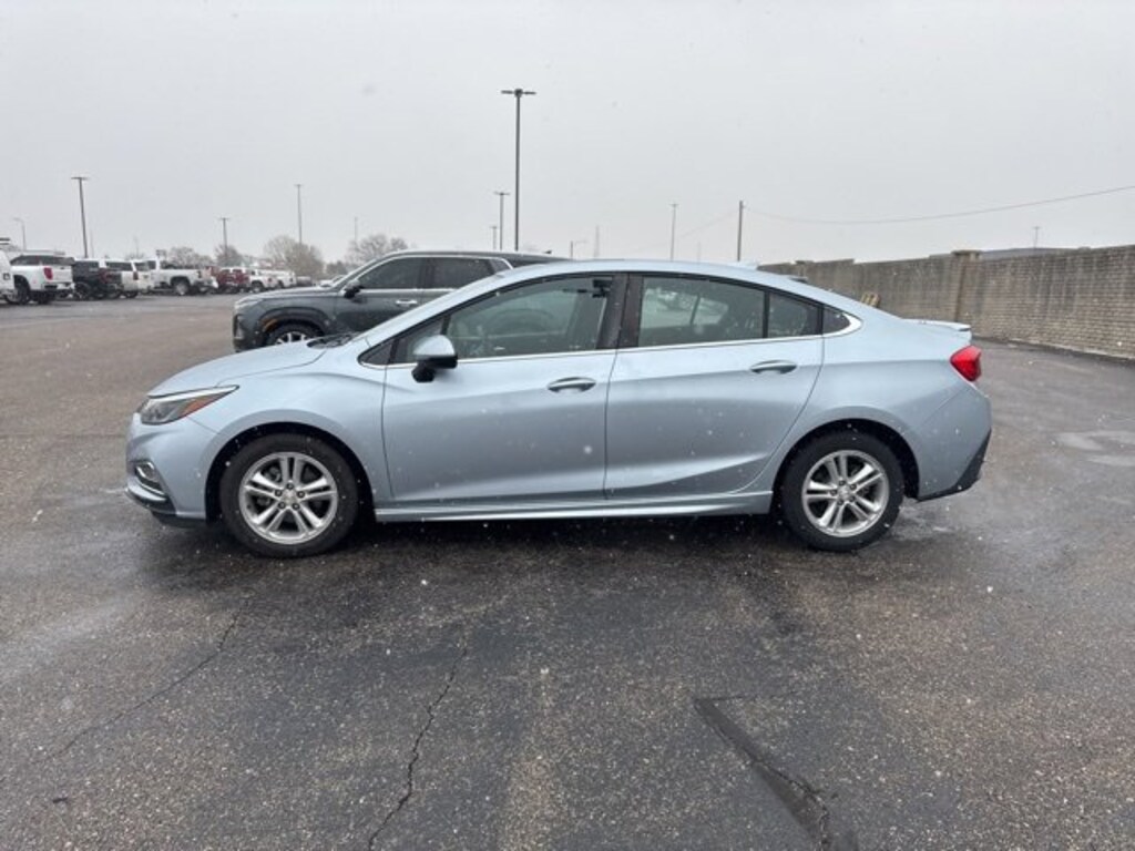 Used 2017 Chevrolet Cruze LT Auto Sedan