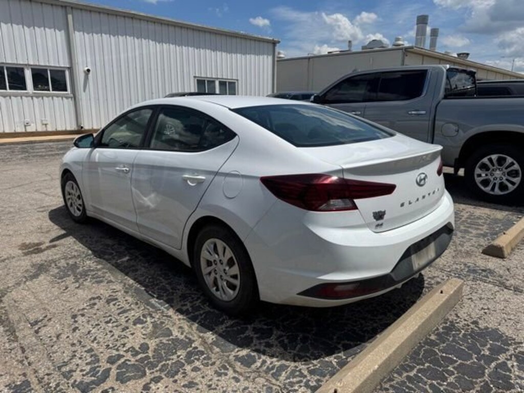 Used 2020 Hyundai Elantra SE Sedan