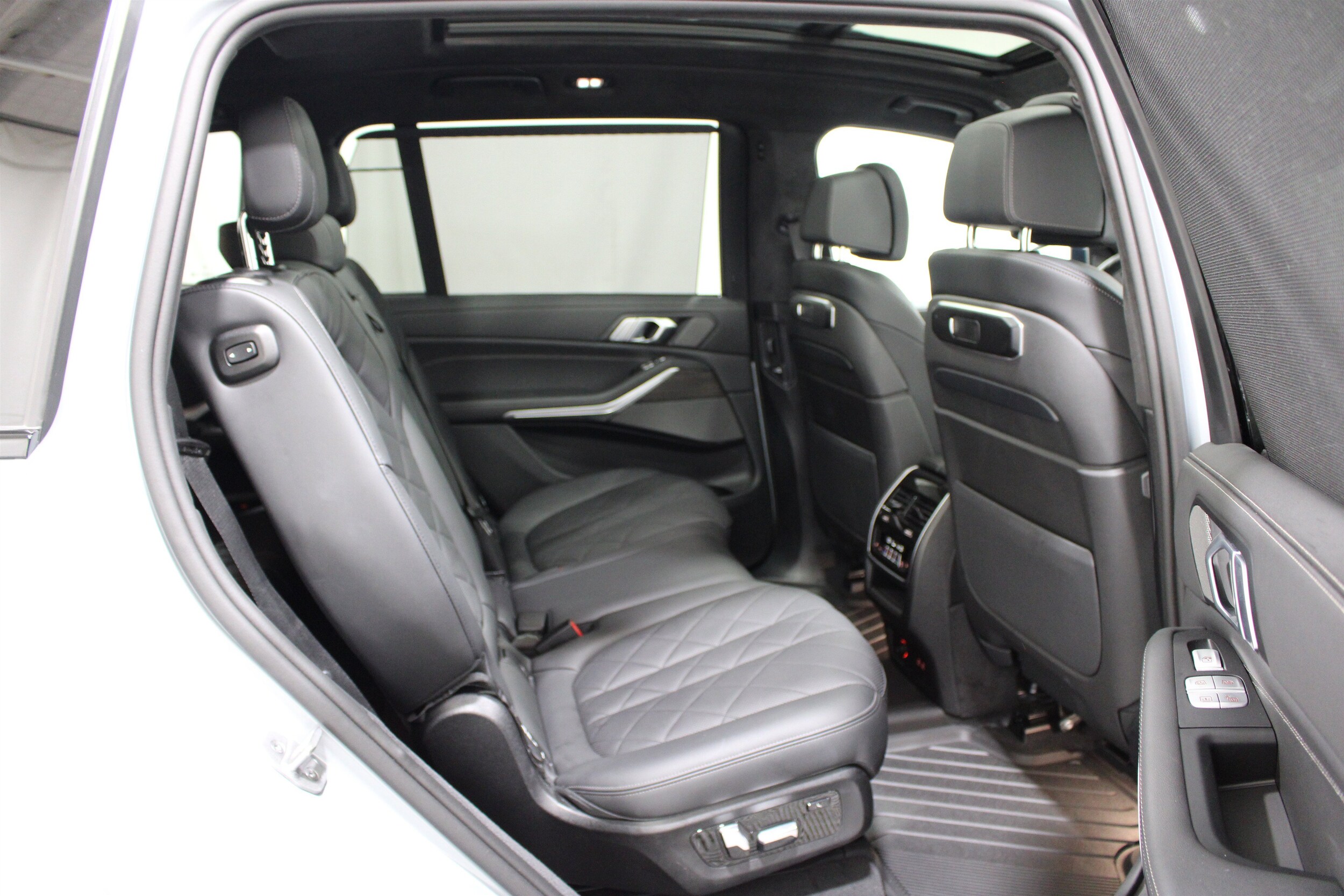 2025 BMW X7 40i - Photo 32