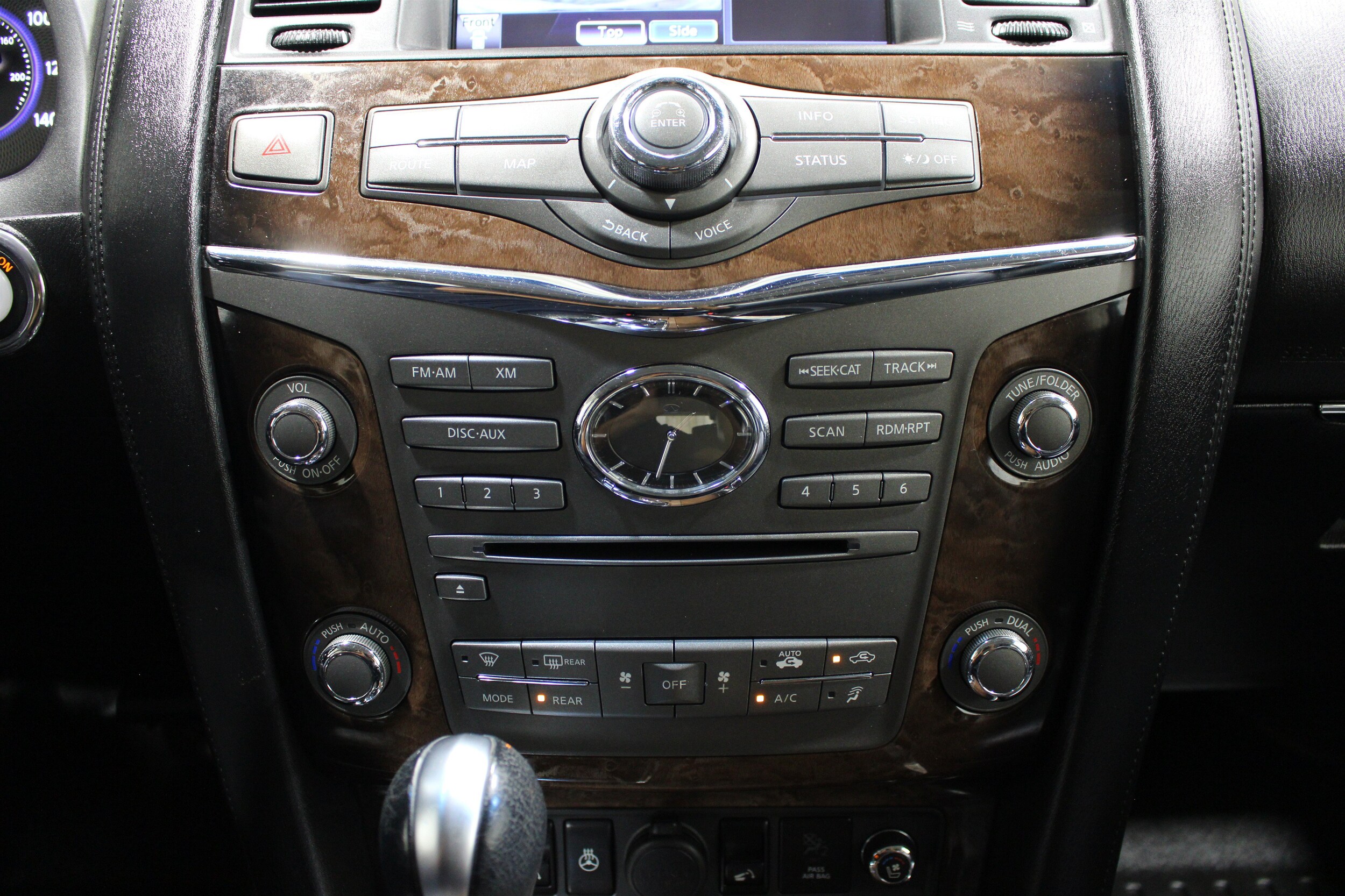 2011 INFINITI QX 56 - Photo 18
