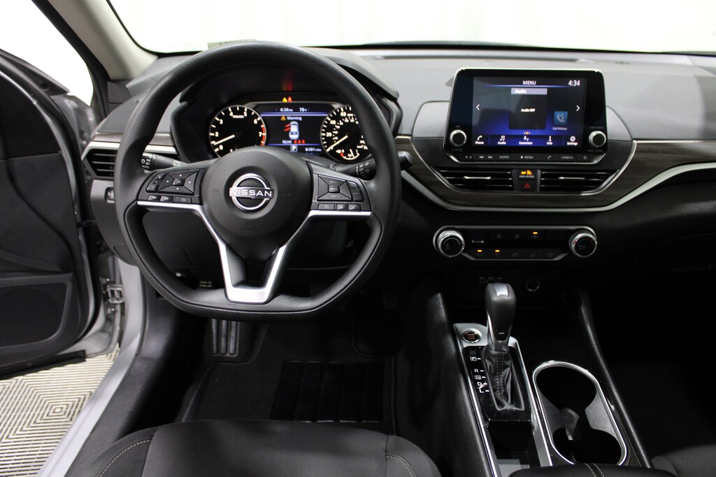 Used 2024 Nissan Altima 2.5 SV Sedan