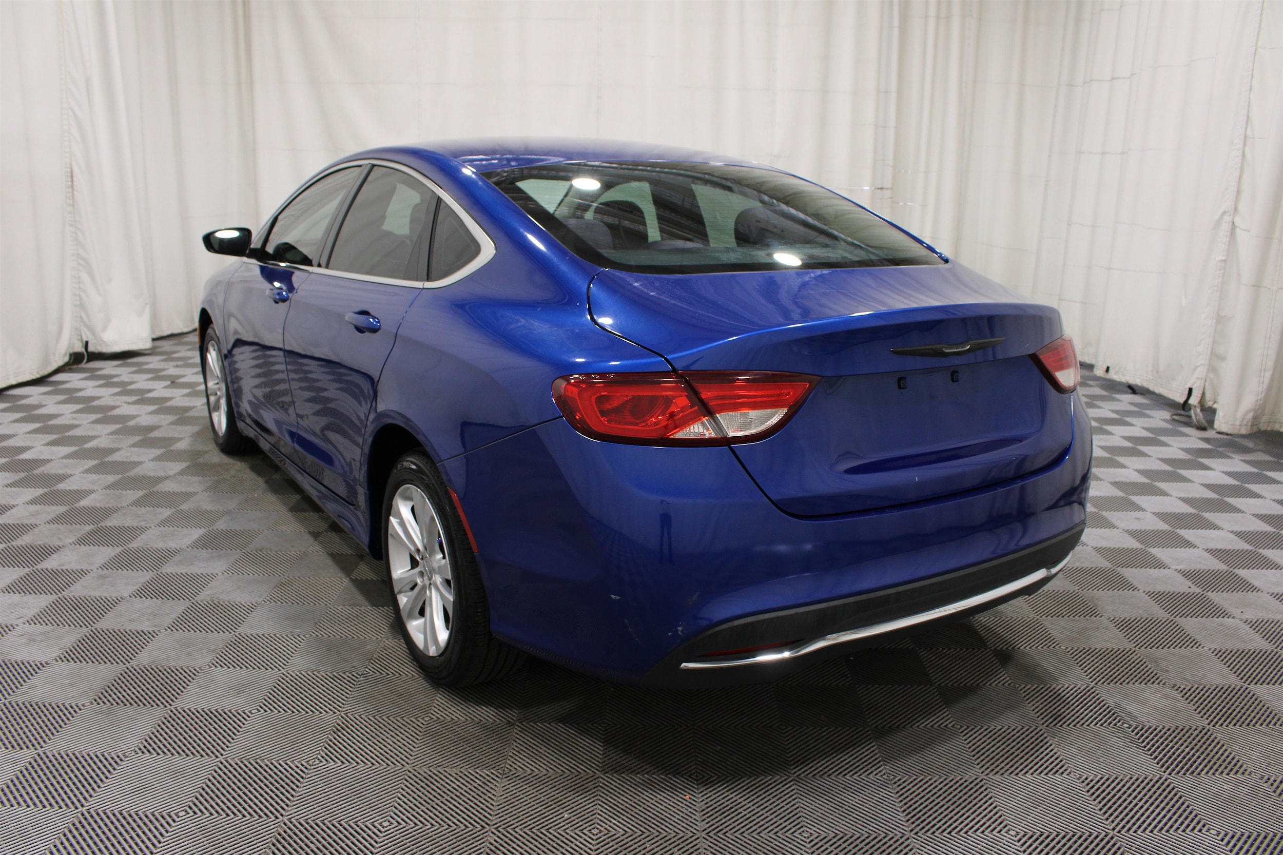 2015 Chrysler 200 Limited - Photo 26