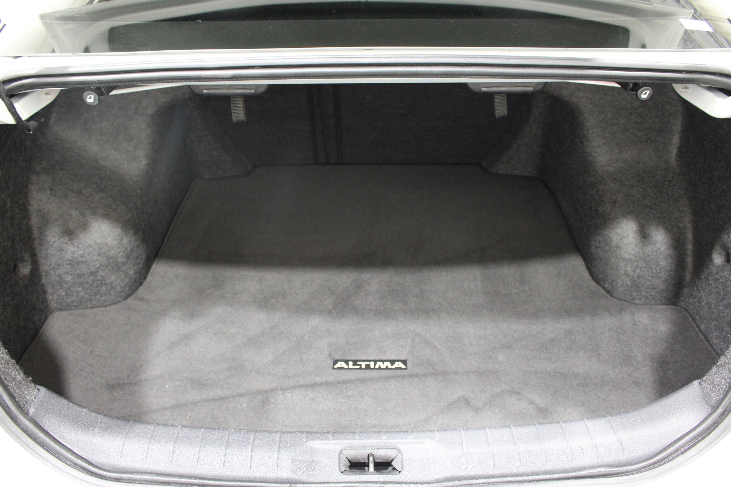 2023 Nissan Altima SR - Photo 20