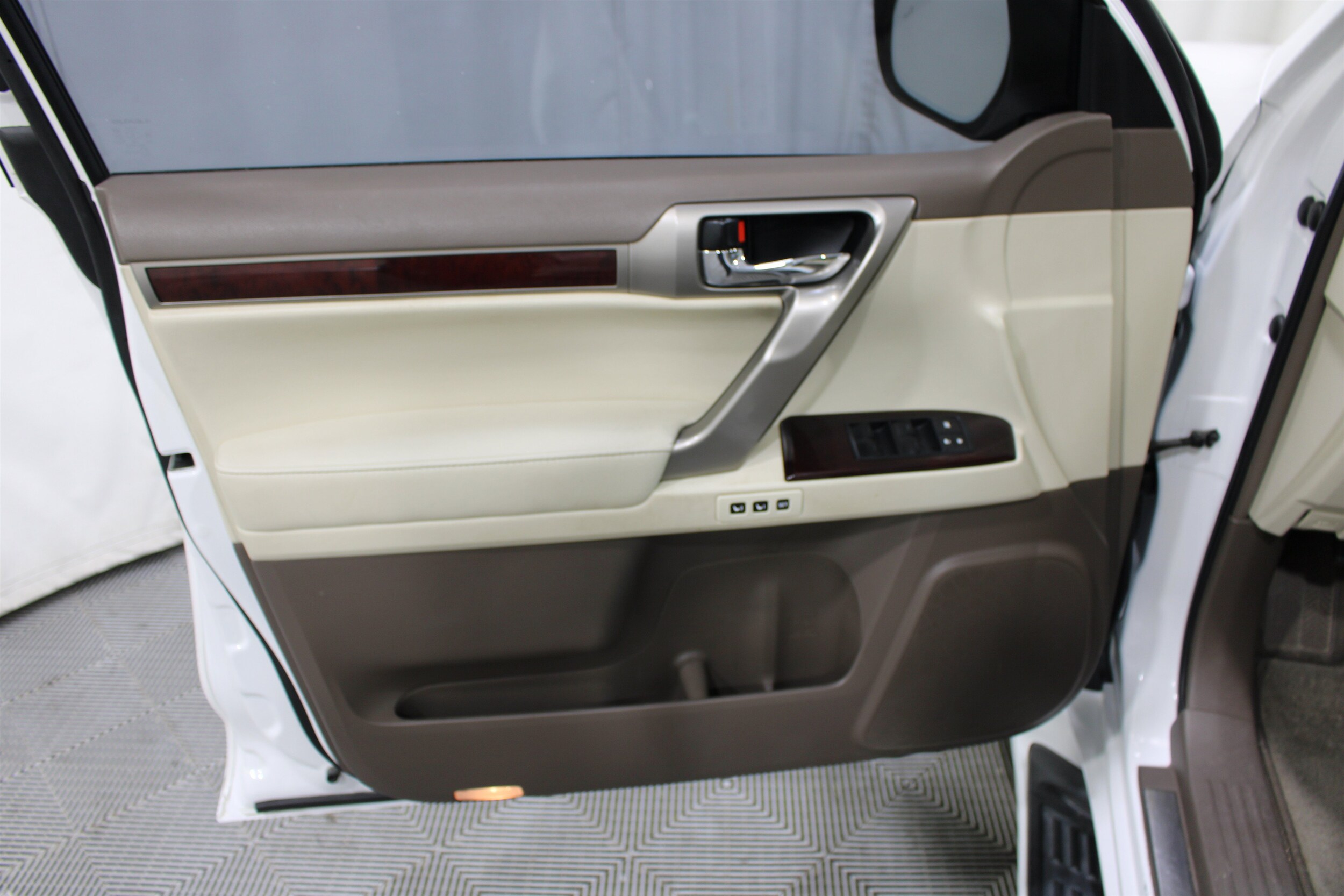 2017 Lexus GX Base - Photo 6
