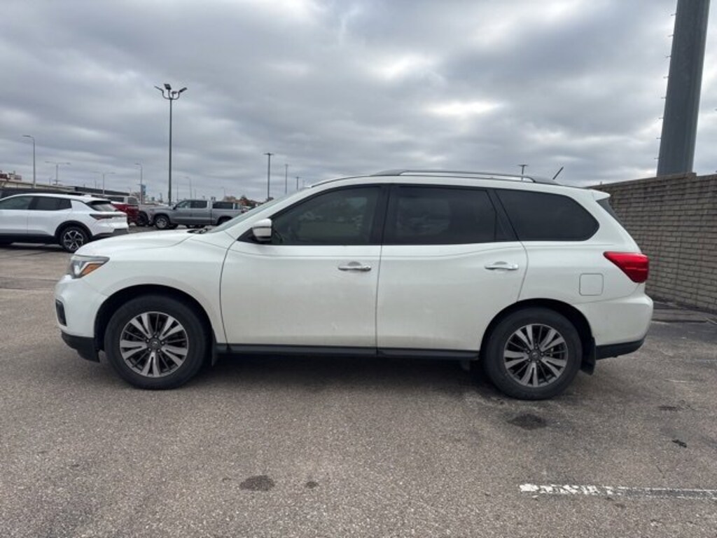 Used 2017 Nissan Pathfinder S SUV