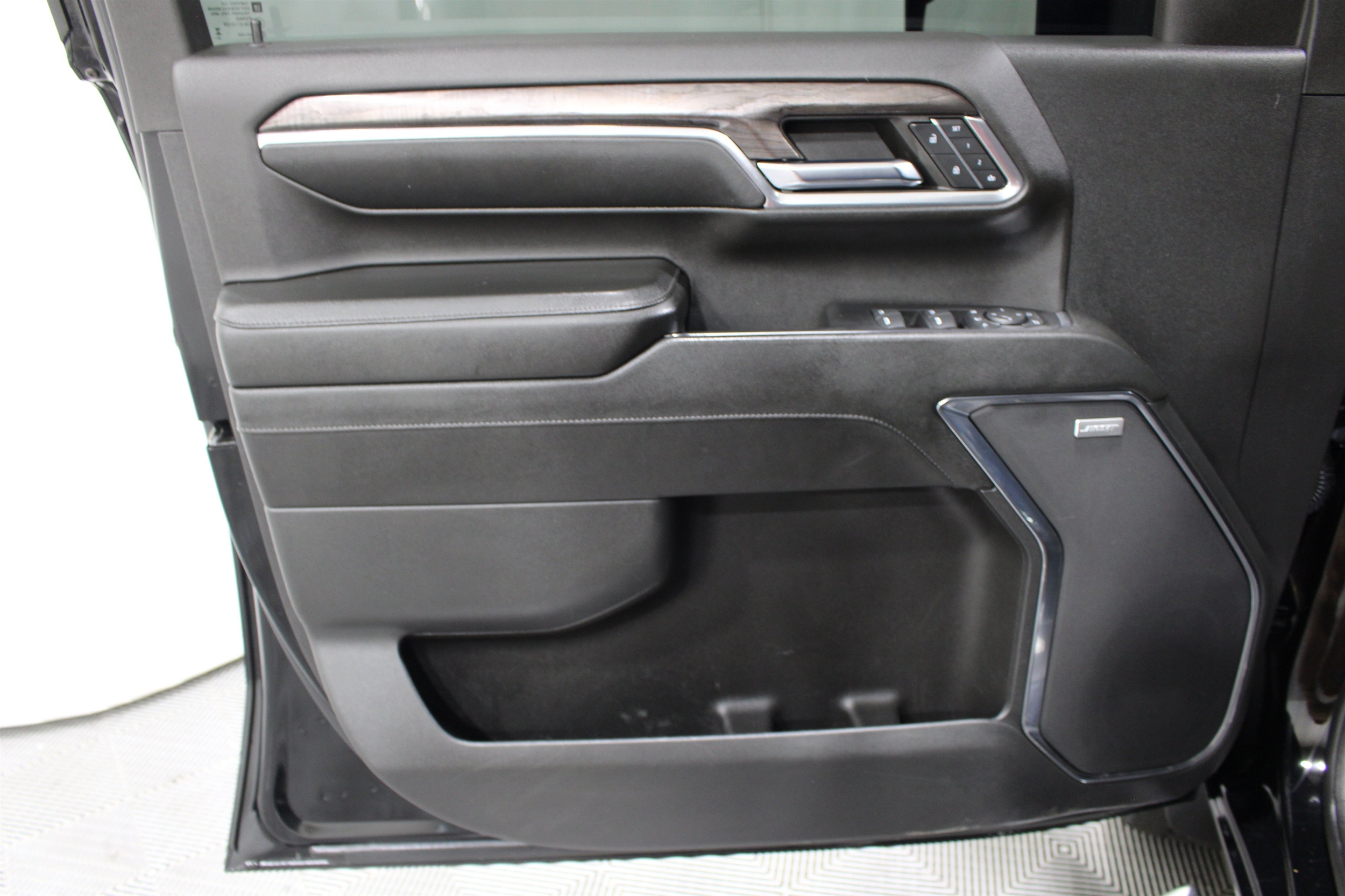 2024 Chevrolet Silverado 2500HD LTZ - Photo 6