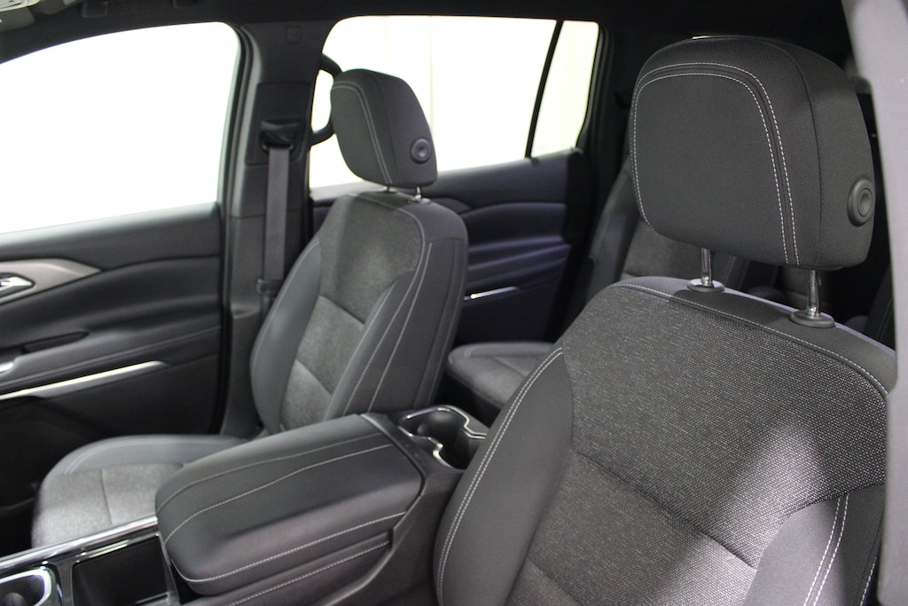 Used 2025 Chevrolet Traverse LT SUV