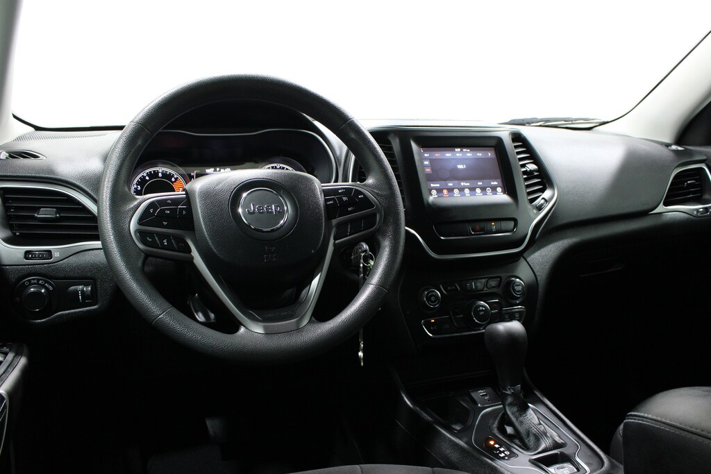 Used 2021 Jeep Cherokee Latitude SUV