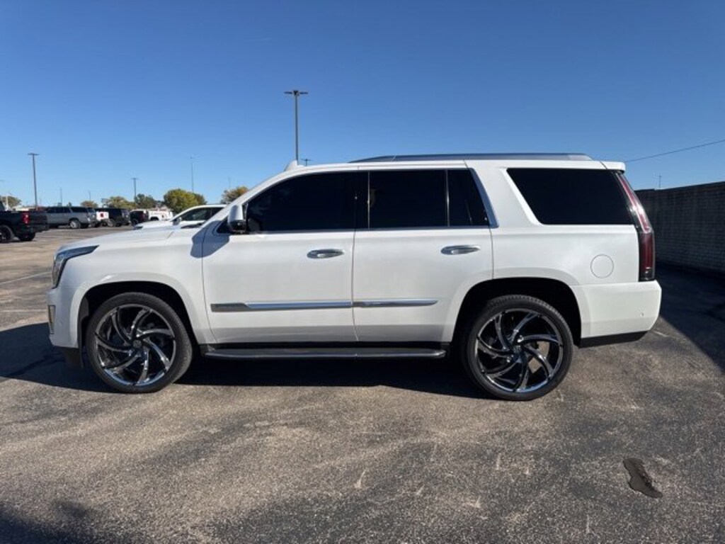Used 2018 Cadillac Escalade Luxury SUV