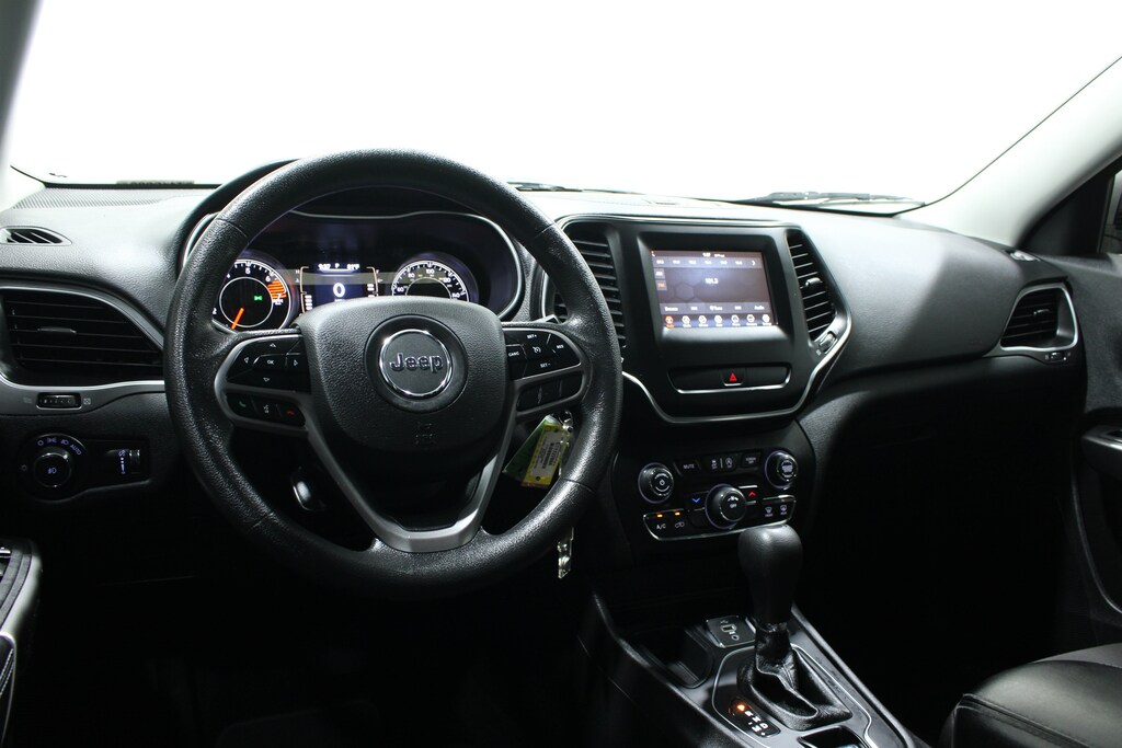 Used 2019 Jeep Cherokee Latitude FWD SUV