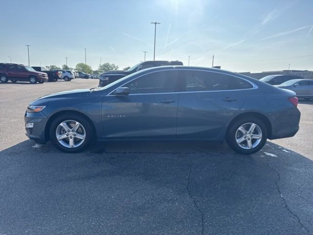 Used 2025 Chevrolet Malibu LS w/1LS Sedan