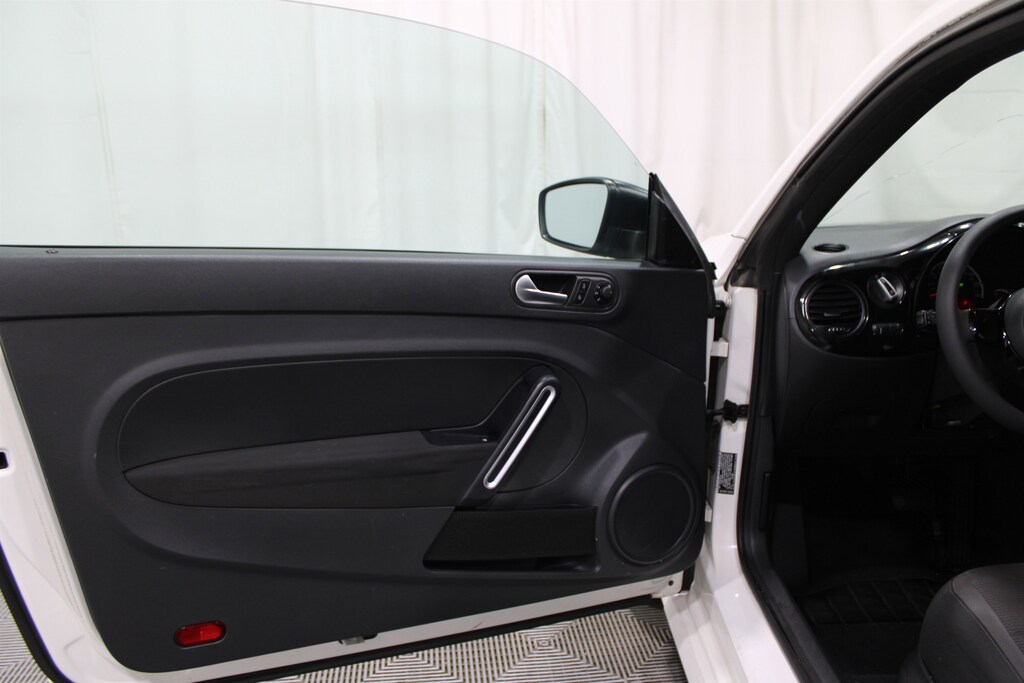 Used 2013 Volkswagen Beetle 2.5L w/PZEV Hatchback