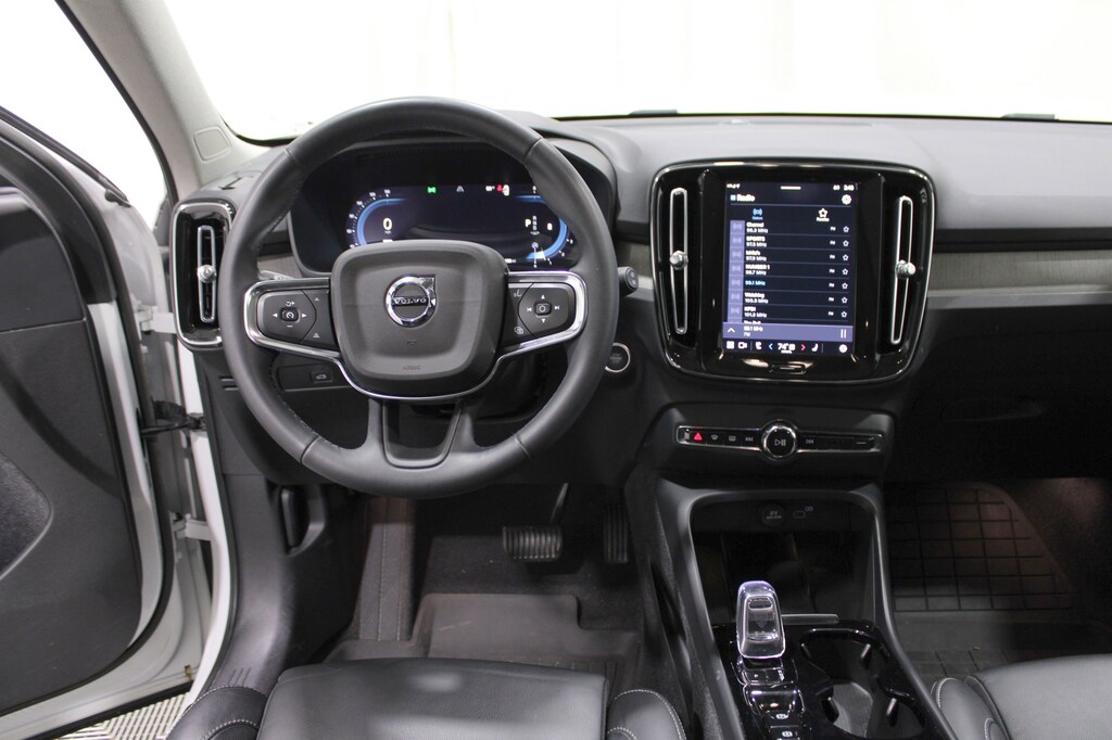 Used 2023 Volvo XC40 B5 AWD Plus Dark SUV