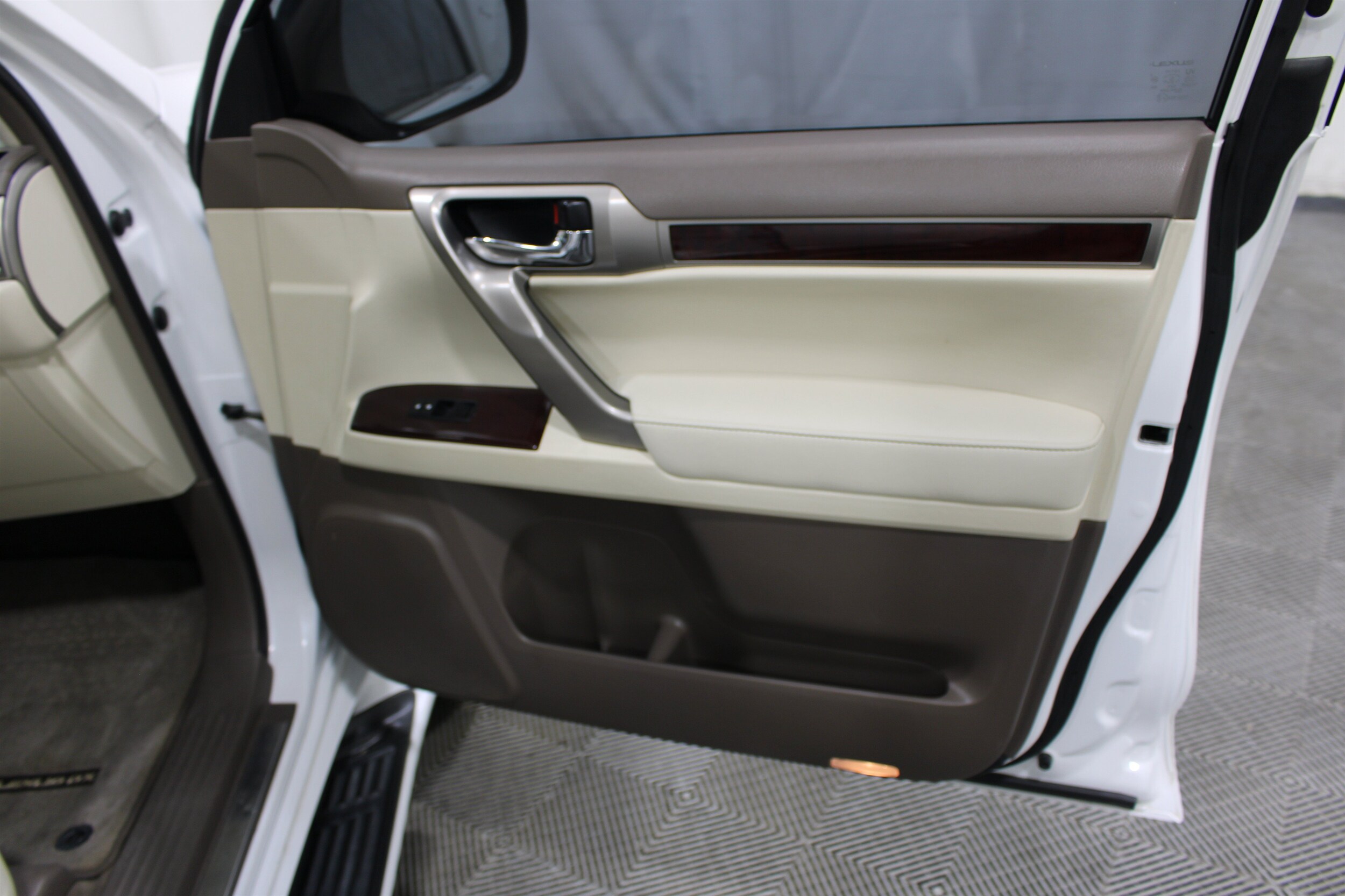 2017 Lexus GX Base - Photo 29