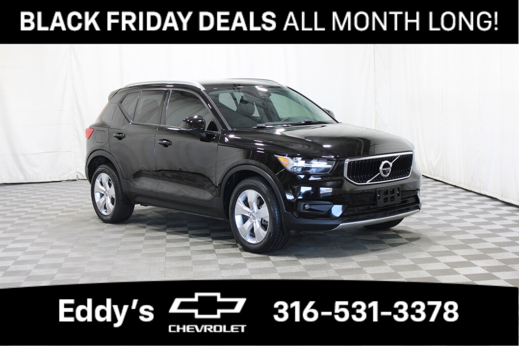 Used 2022 Volvo XC40 T4 FWD Momentum SUV