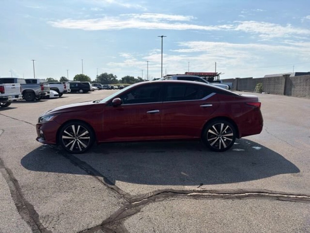 Used 2021 Nissan Altima 2.5 Platinum Sedan