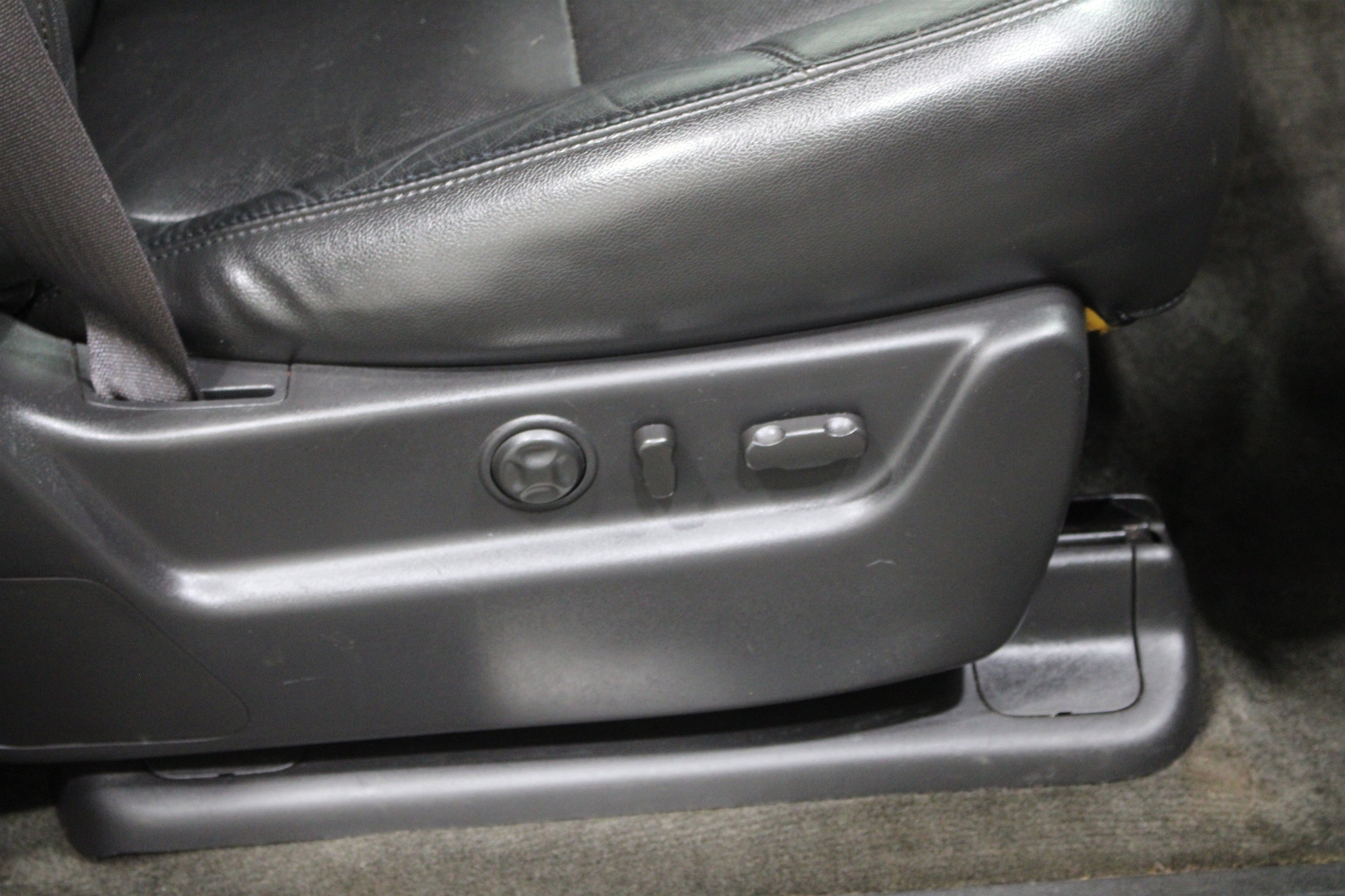 2013 Chevrolet Avalanche LTZ - Photo 24