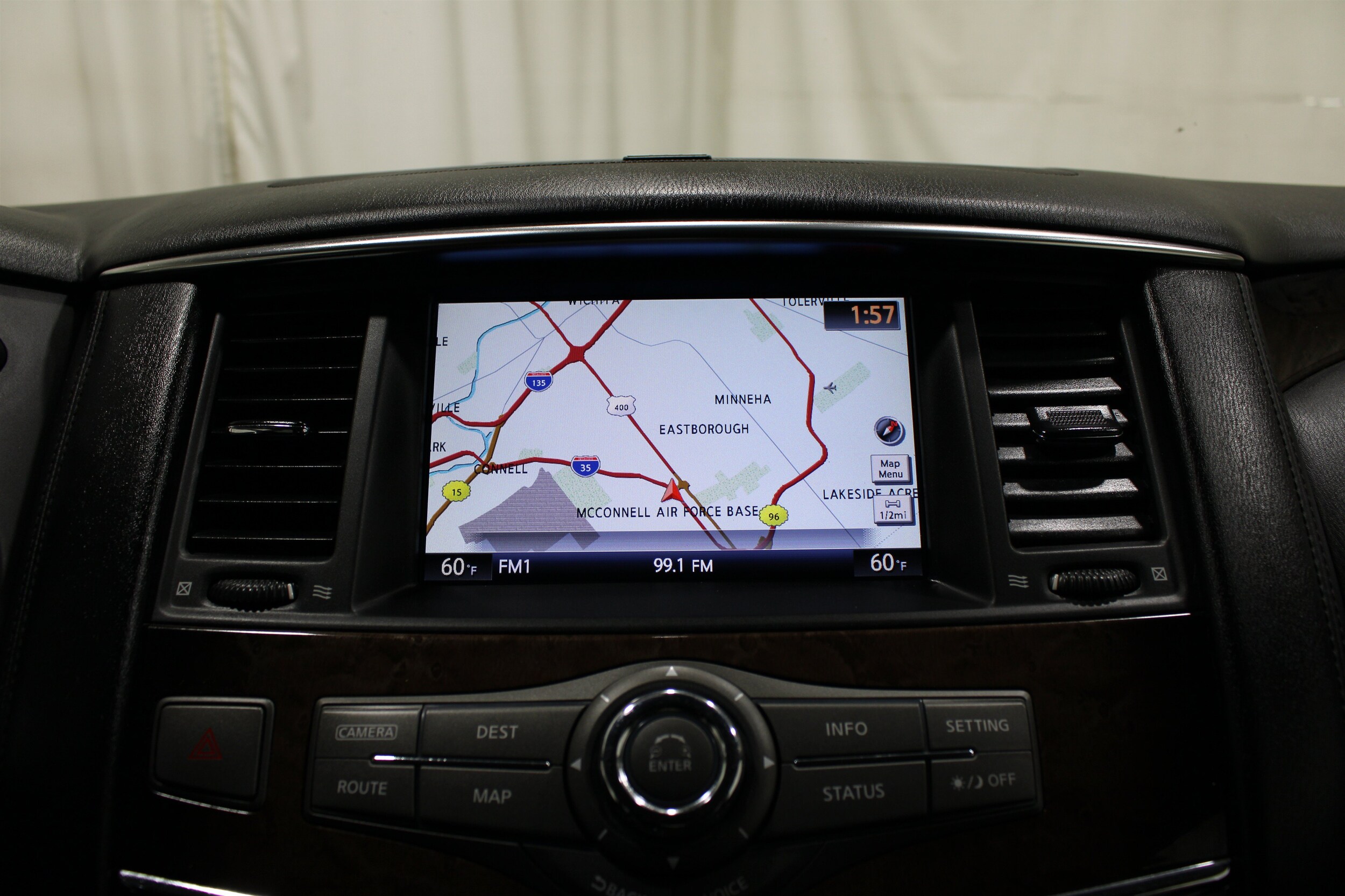 2011 INFINITI QX 56 - Photo 16