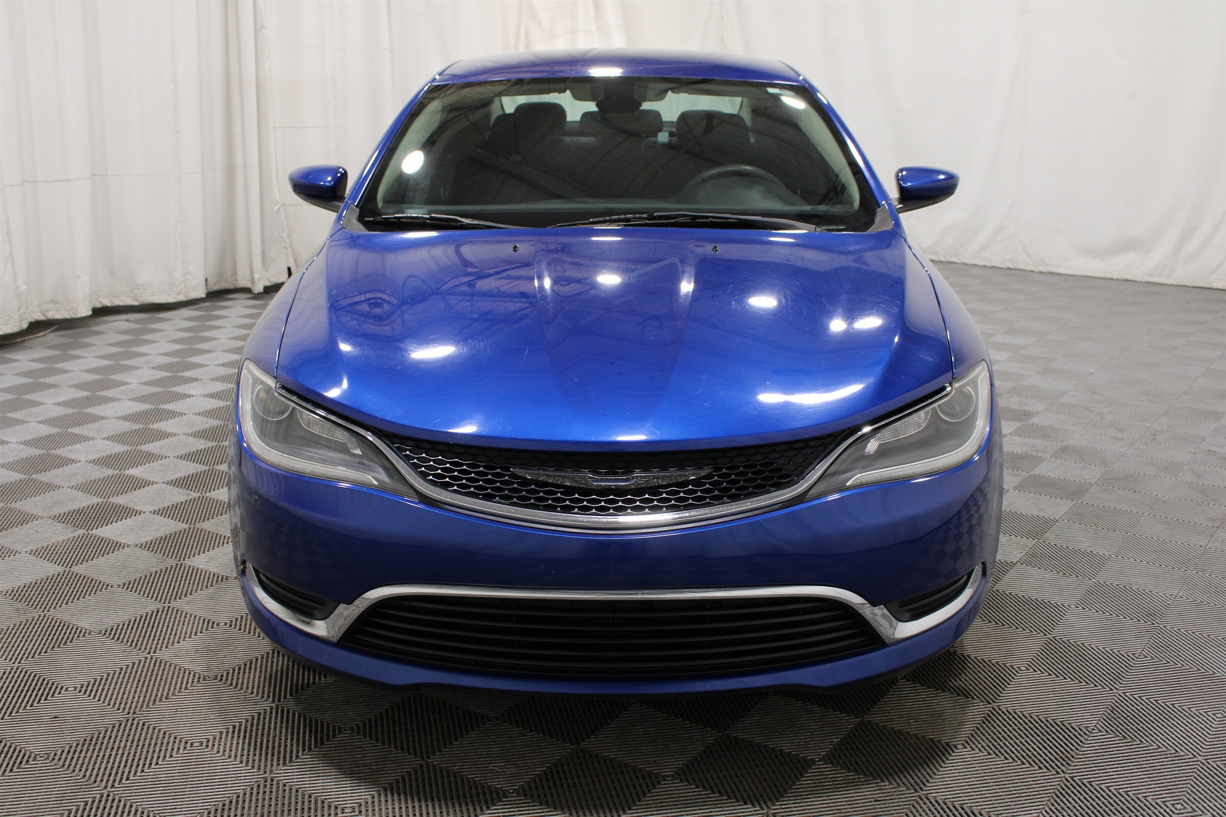 2015 Chrysler 200 Limited - Photo 29