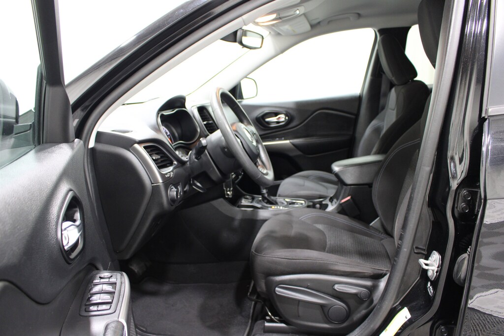 Used 2021 Jeep Cherokee Latitude SUV
