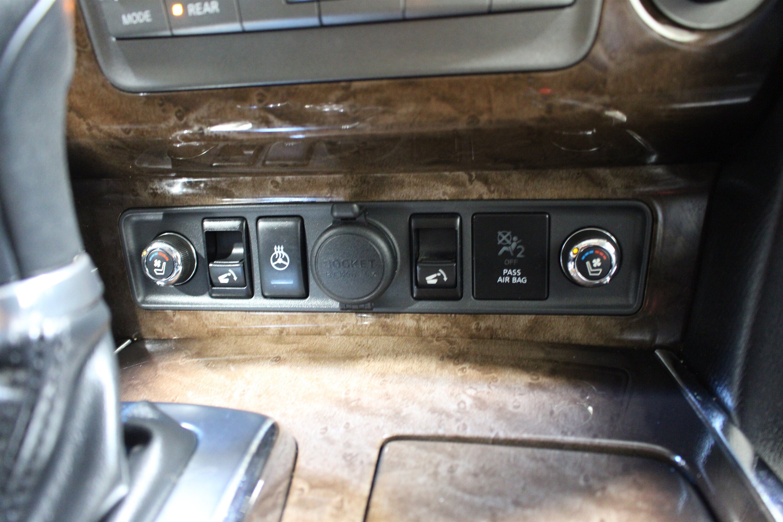 2011 INFINITI QX 56 - Photo 19