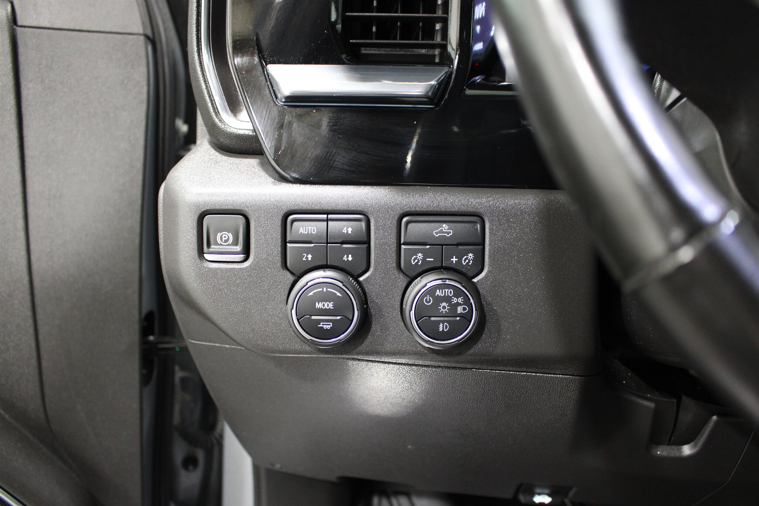 2025 Chevrolet Silverado 1500 LT Trail Boss - Photo 9