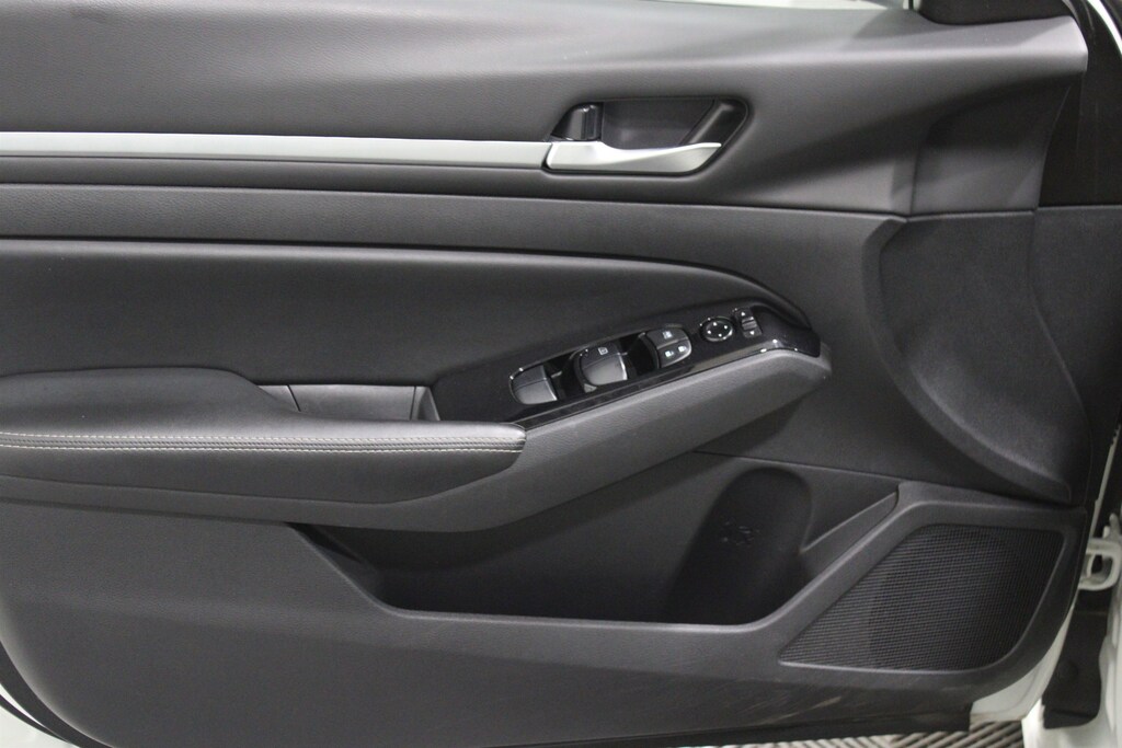 Used 2023 Nissan Altima 2.5 SV Sedan